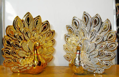 孔雀開屏 從自然奇觀到匠心工藝的典雅擺件